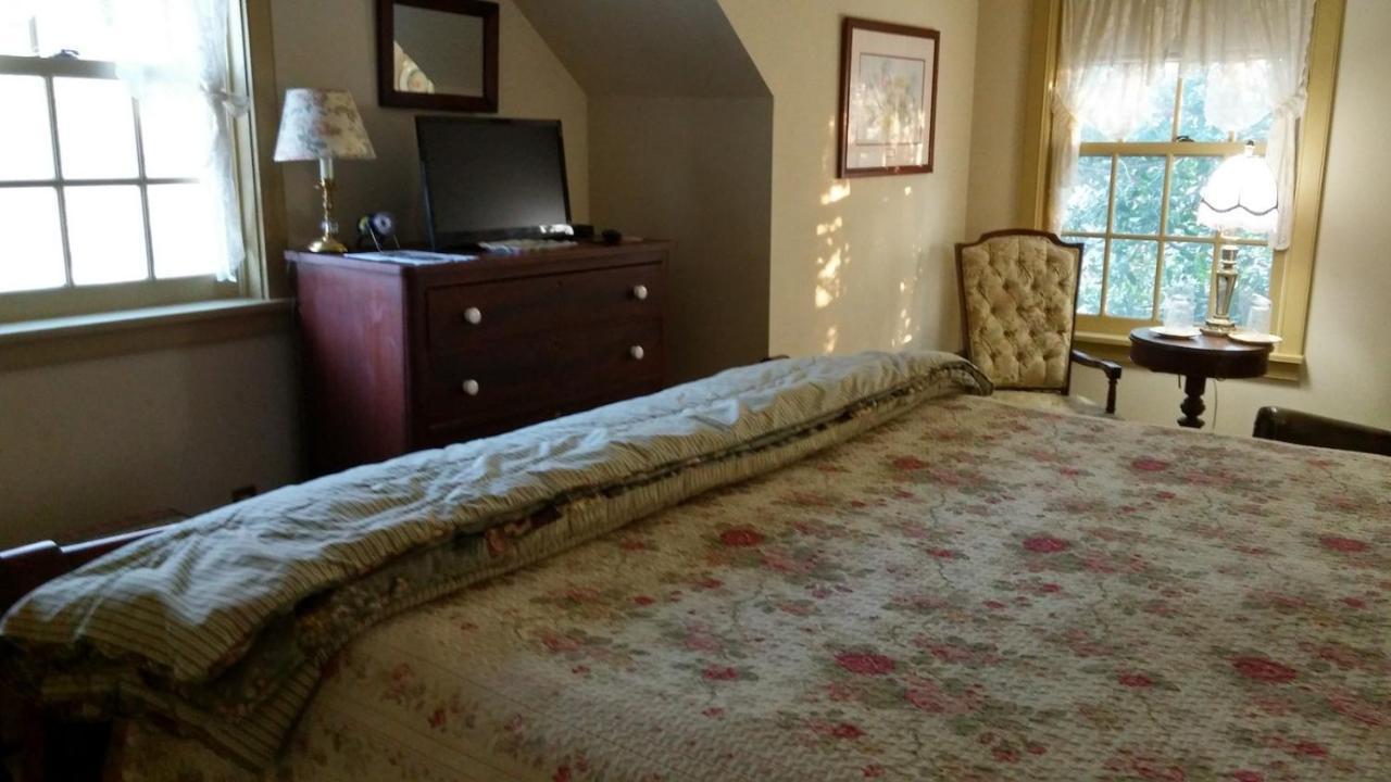 1732 Folke Stone Bed And Breakfast West Chester Bagian luar foto